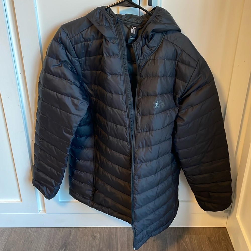 Men’s mountain hardwear hooded down jacket Large